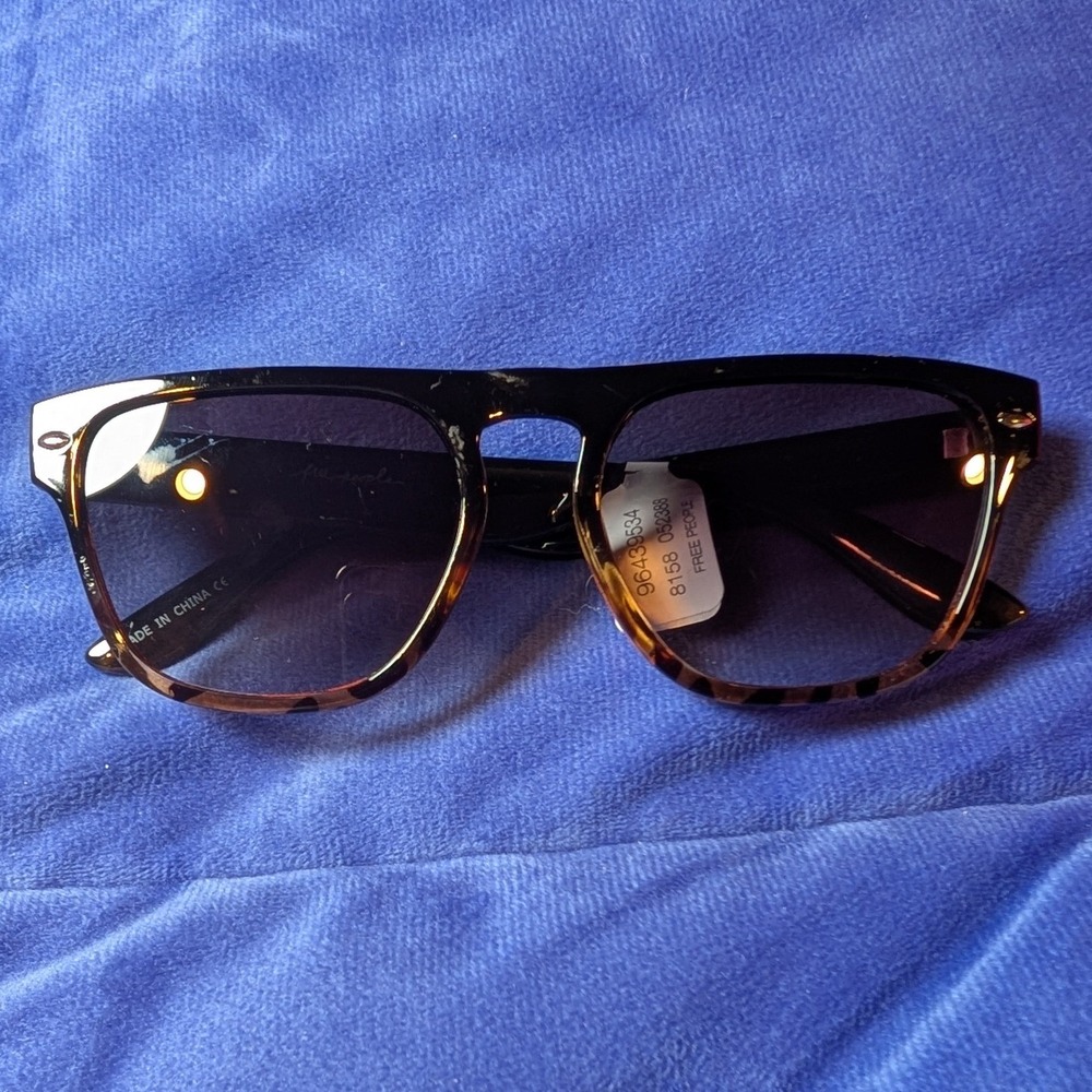 Free People Percy Classic Sunglasses Women OS Black Tortoise Rectangle NWT